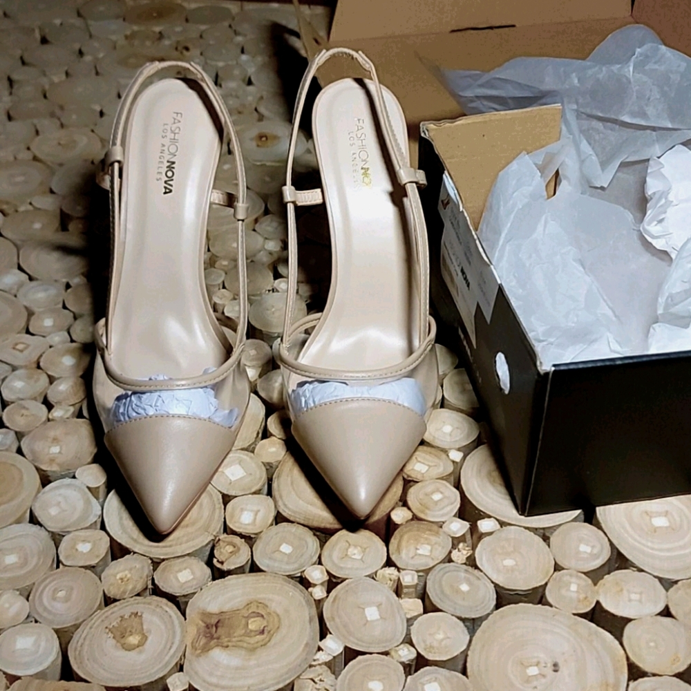 Pumps heels shoes
